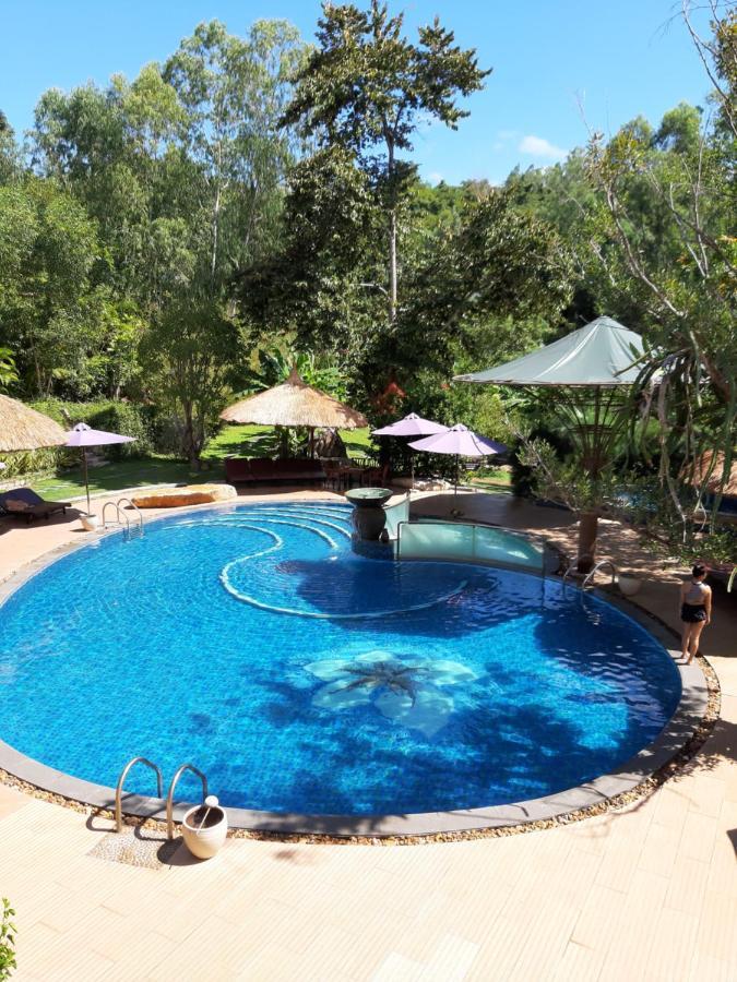 Quang Nhat Hotel Nha Trang Esterno foto